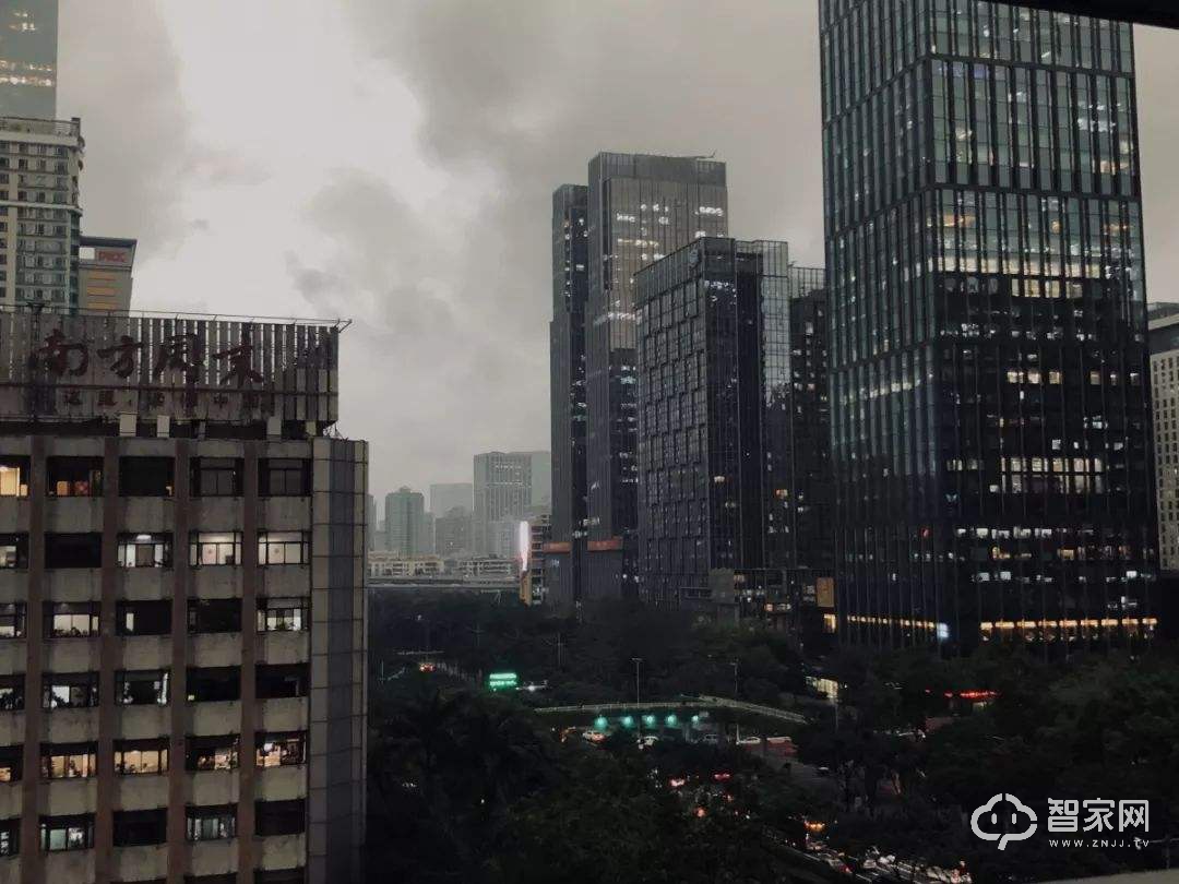 暴雨季节，出门在外又忘关窗户了该怎么办